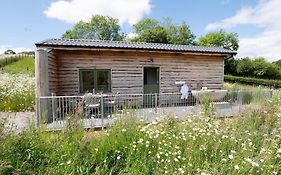 Birch Banc Retreats - Glyn-Haul, New Enc Decking